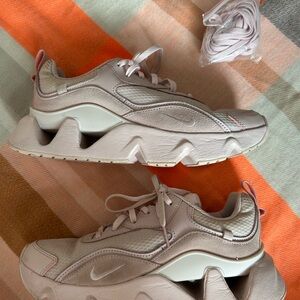 Nike Women's Light Pink Sneakers